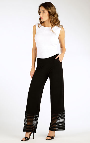 Kalhoty dámské s širokými nohavicemi.