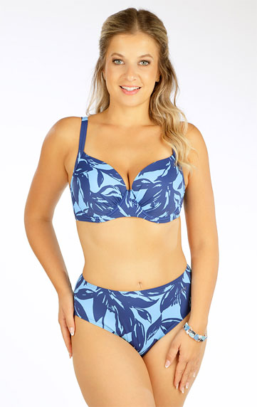 Plavky podprsenka s hlubokými košíčky.